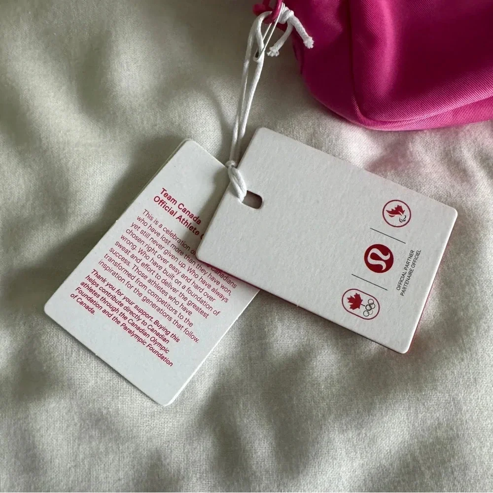 🆕🇨🇦 Lululemon Team Canada Future Legacy Mini Belt Bag Sonic Pink